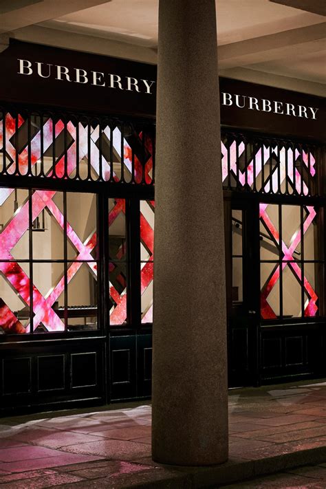 covent garden burberry beauty box|Burberry Opens Beauty Box Concept in London’s Covent Garden .